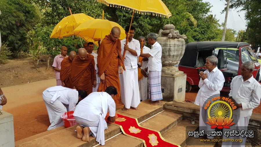 2018.07.27 දිද්දෙණි‍ය ආරණ්‍යට අනුබද්ද නෙලුන්ගල සෙනසුනේ කල අටවිසිබෝධි රෝපණය_954