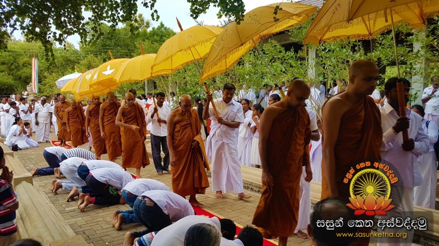 2018.07.27 දිද්දෙණි‍ය ආරණ්‍යට අනුබද්ද නෙලුන්ගල සෙනසුනේ කල අටවිසිබෝධි රෝපණය_962