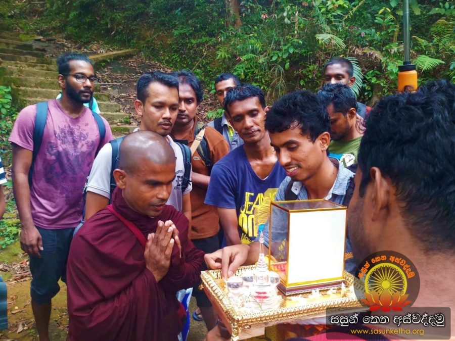 2018.09.01-02 ධාතු කරඩුව වැඩමකරමින් රත්නපුර මාර්ගයෙන් අවාරයේ සිරිපා කරුණා කලවගය_24