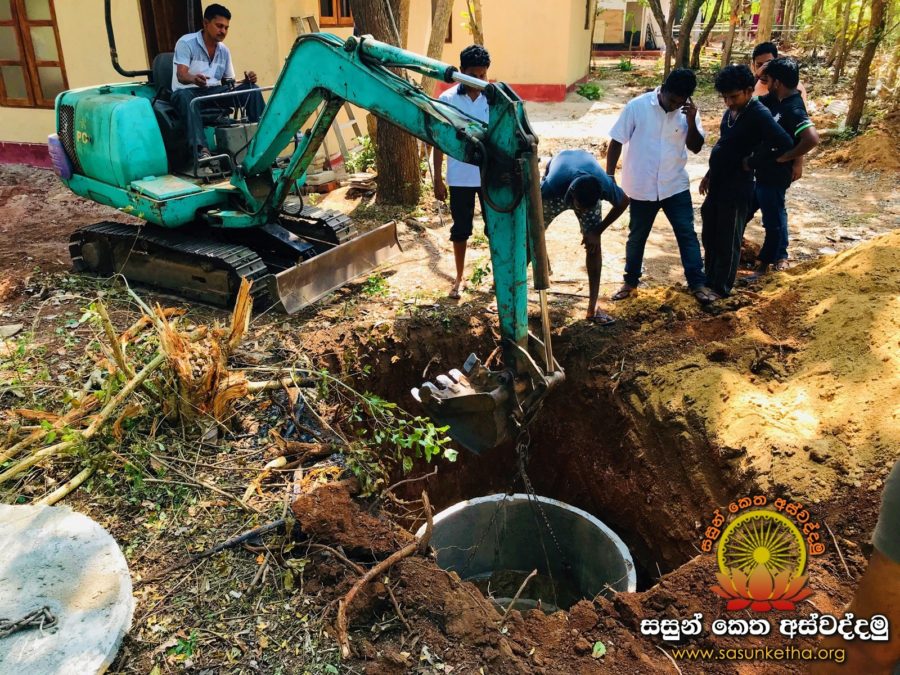 2019.04.07 පෙරිමියන්කුලම අනගාරිකා ආරණ්‍ය වෙත වැසිකිලි වල කපා සකසා පූජා කිරීම_31