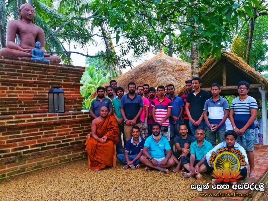 2018.06.02 ගම්පහ බවුන්පැලැස්ස මැටි කුටි සැකසීමේ පින්කම_1