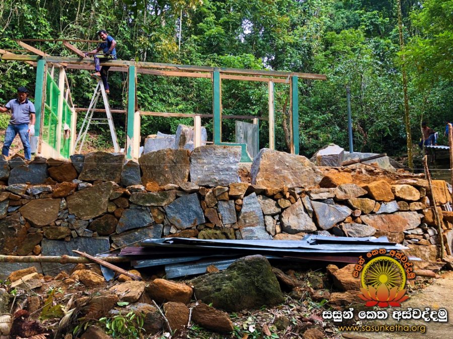 2019.01.13 තුන්දොල ආරණ්‍ය සේනාසනයේ ධාන ශාලාව සැකසීම සදහා ශ්‍රම දායකත්වය ලබාදීම_22