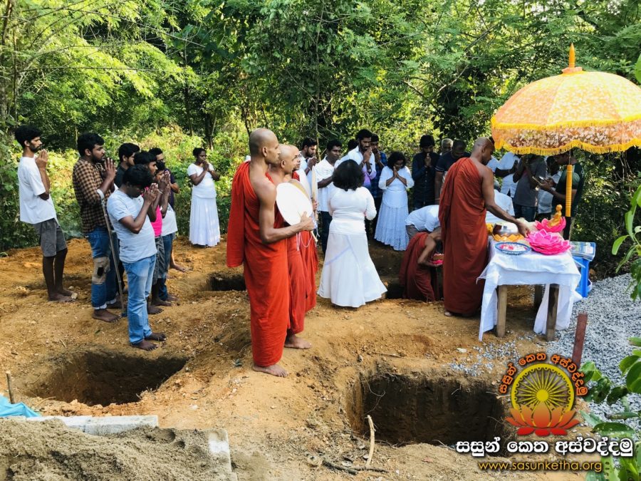 2019.03.31 ඇල්පිටිය මහමෙව්නාව අසපුවේදී ආර්‍ය මහා සඝරුවන වෙනුවෙන් කුටි සැකසීම_8